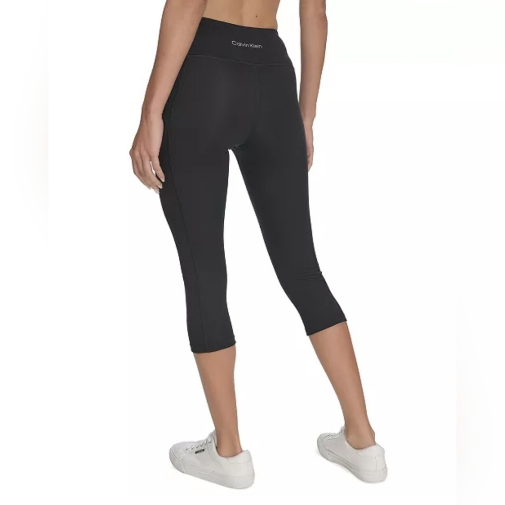 NWT 3X Calvin Klein Black Capri Leggings